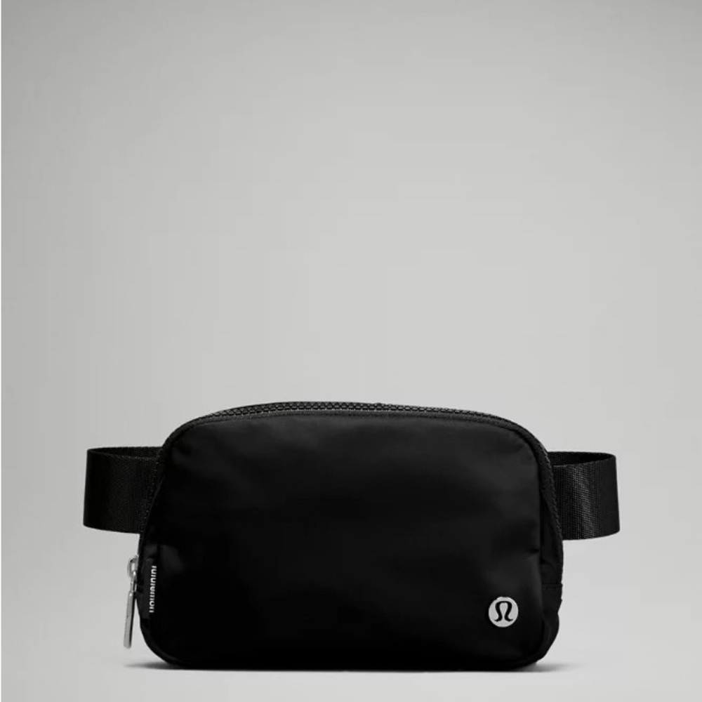 NWT Lululemon Everywhere Belt Bag Black